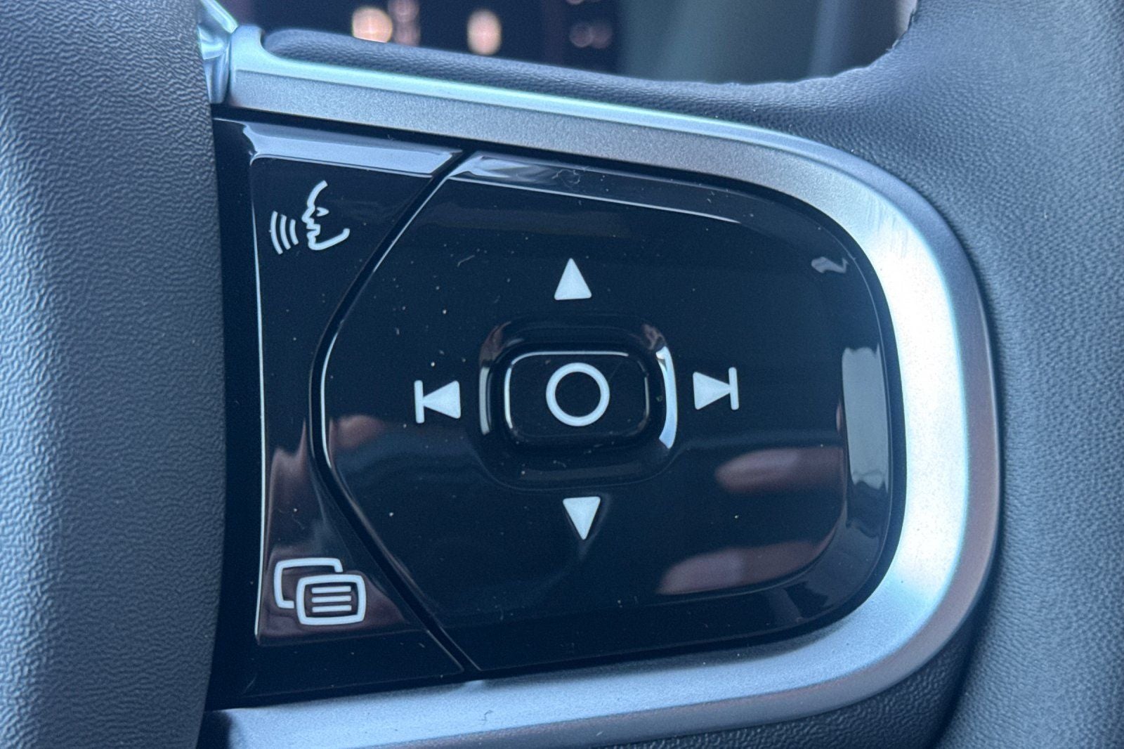 2026 Volvo XC90 B6 Core