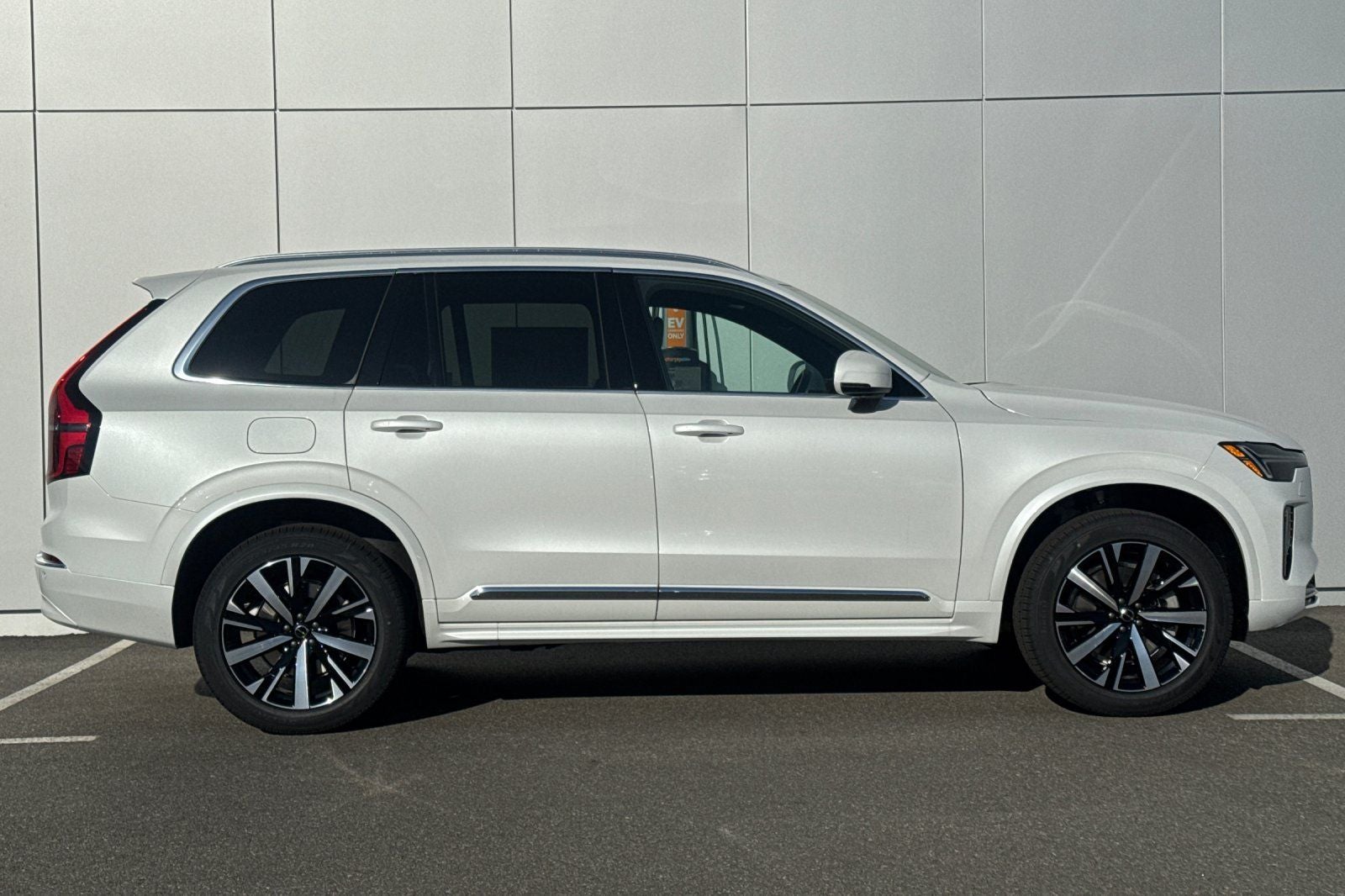 2026 Volvo XC90 B6 Core