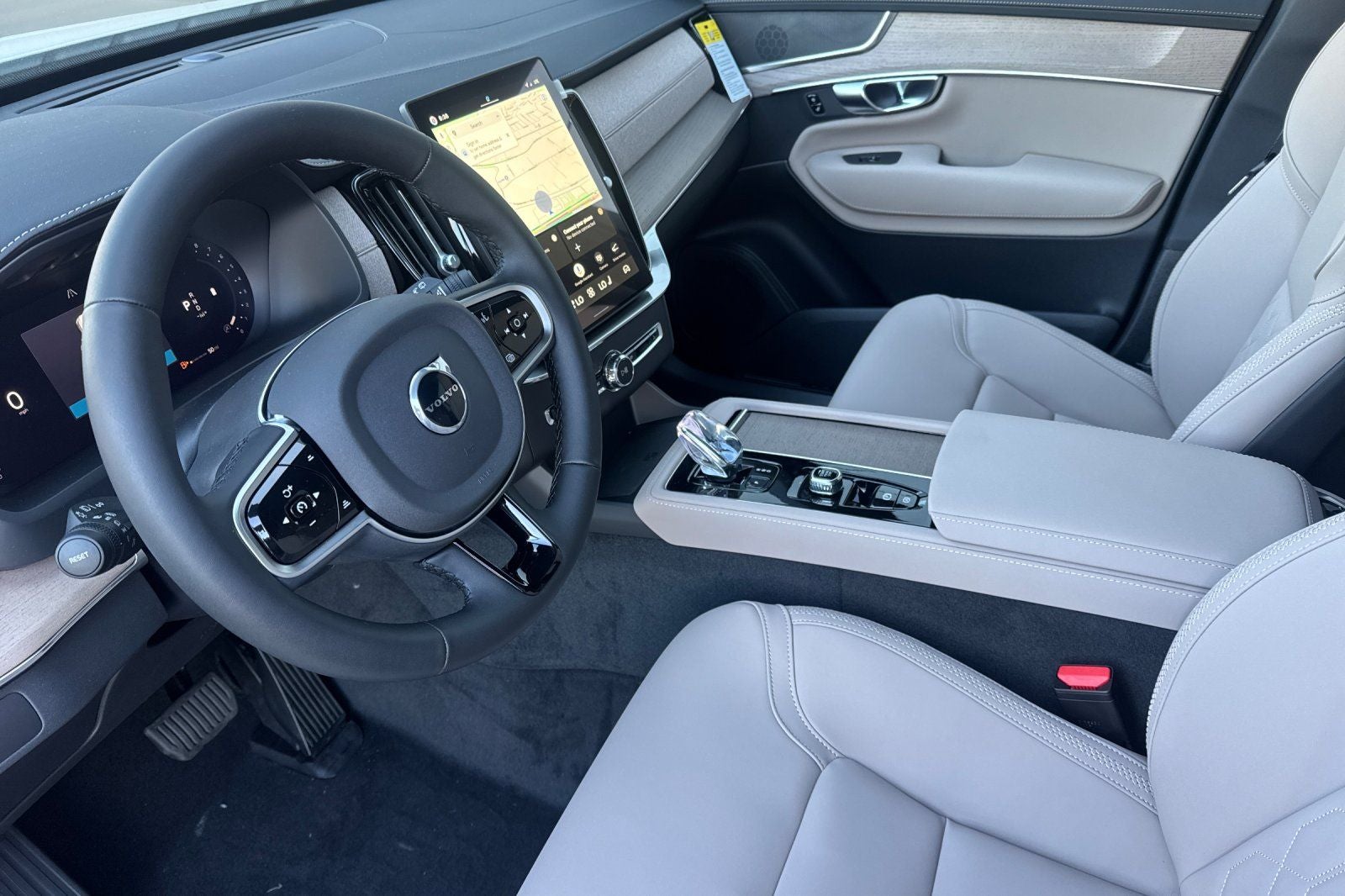 2026 Volvo XC90 B6 Core