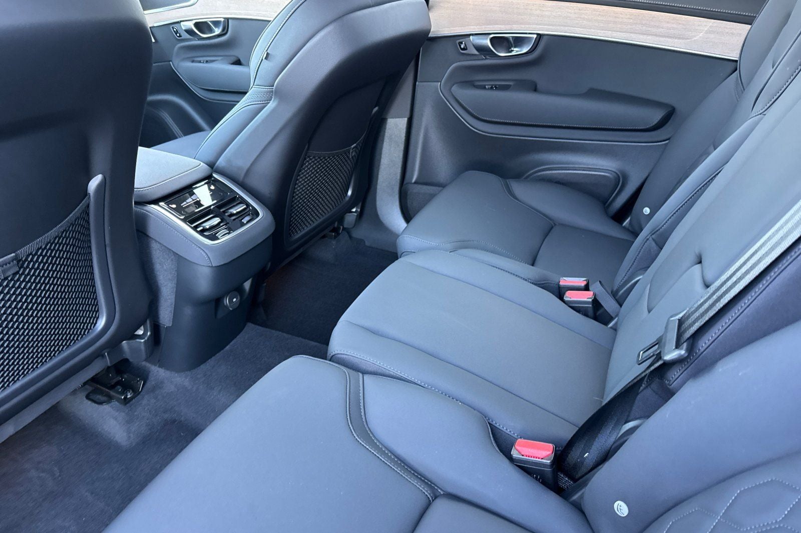 2026 Volvo XC90 B6 Core