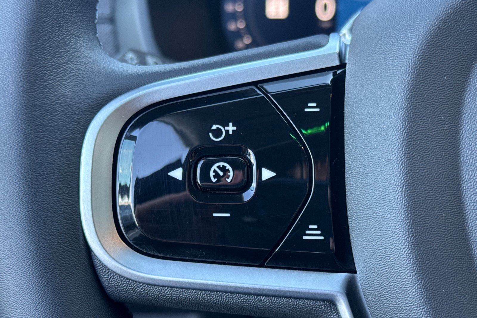 2026 Volvo XC90 B6 Core