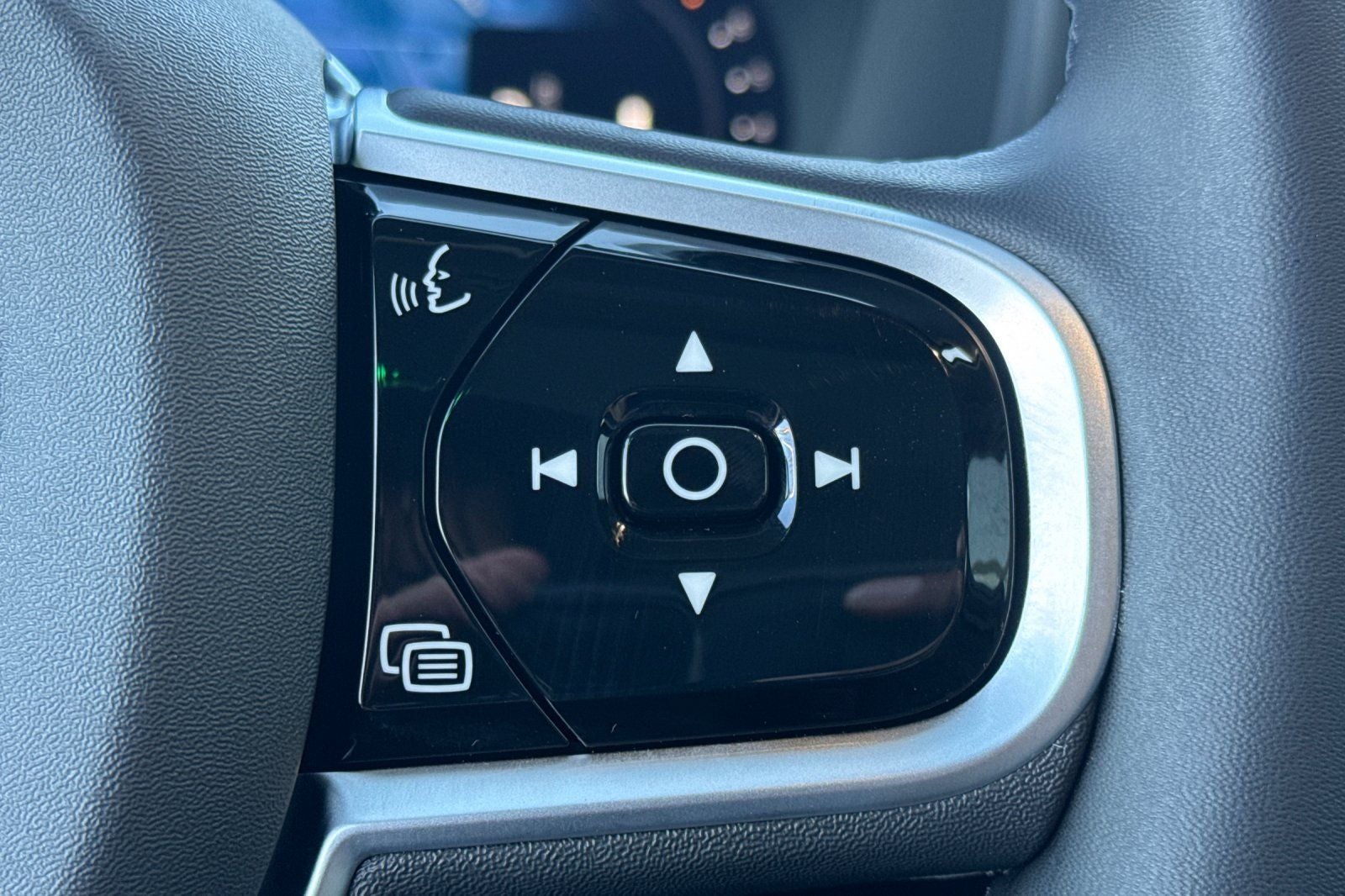 2026 Volvo XC90 B6 Core