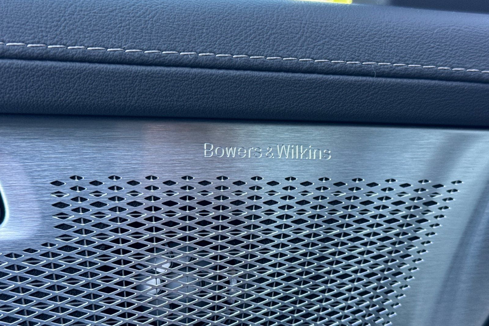 2027 Volvo XC90 B6 Ultra