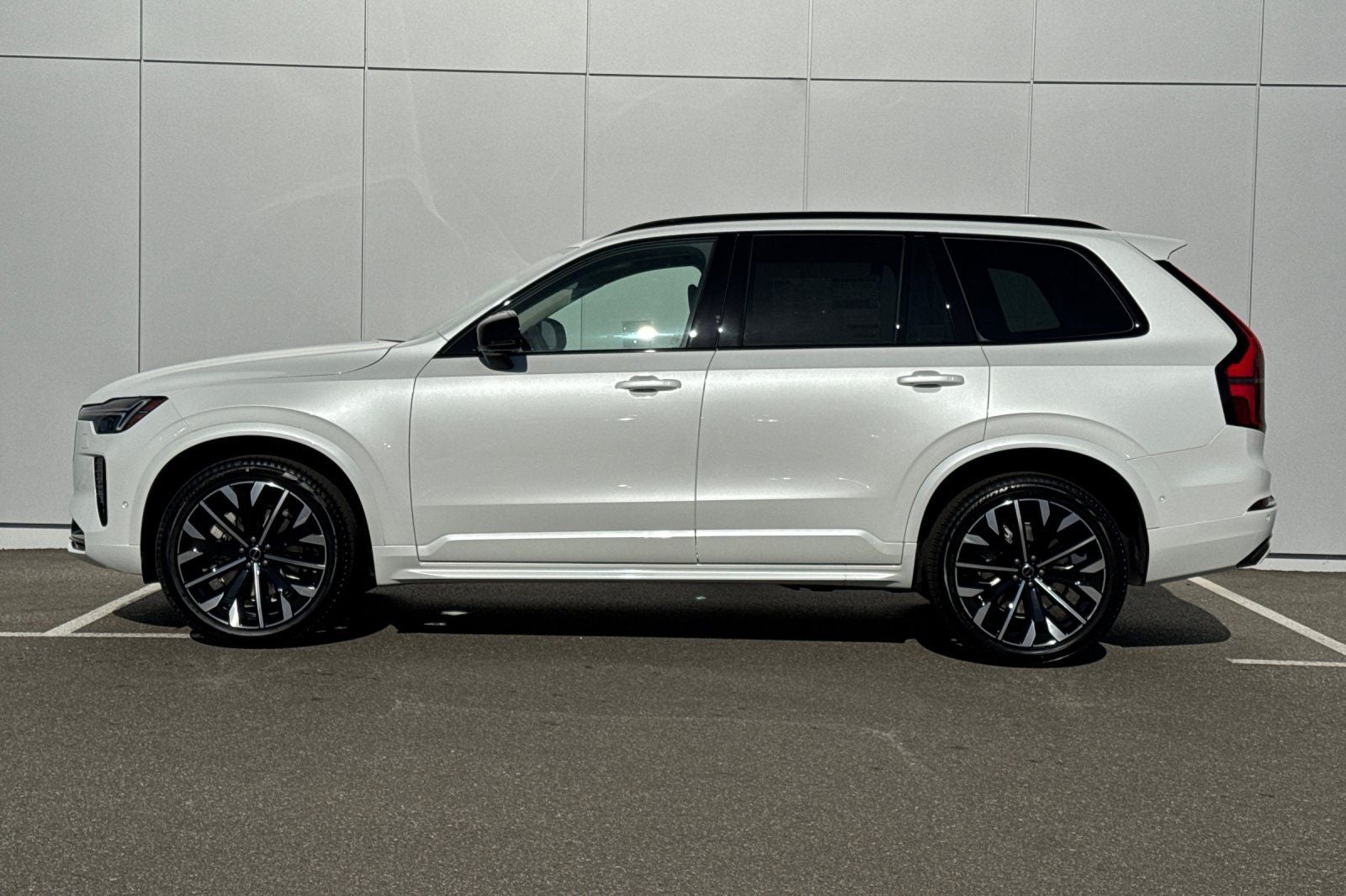 2027 Volvo XC90 B6 Ultra