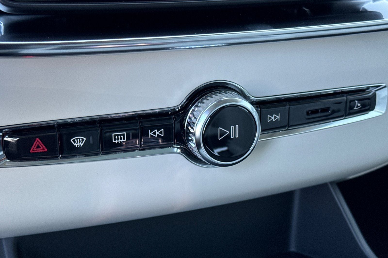 2027 Volvo XC90 B6 Ultra