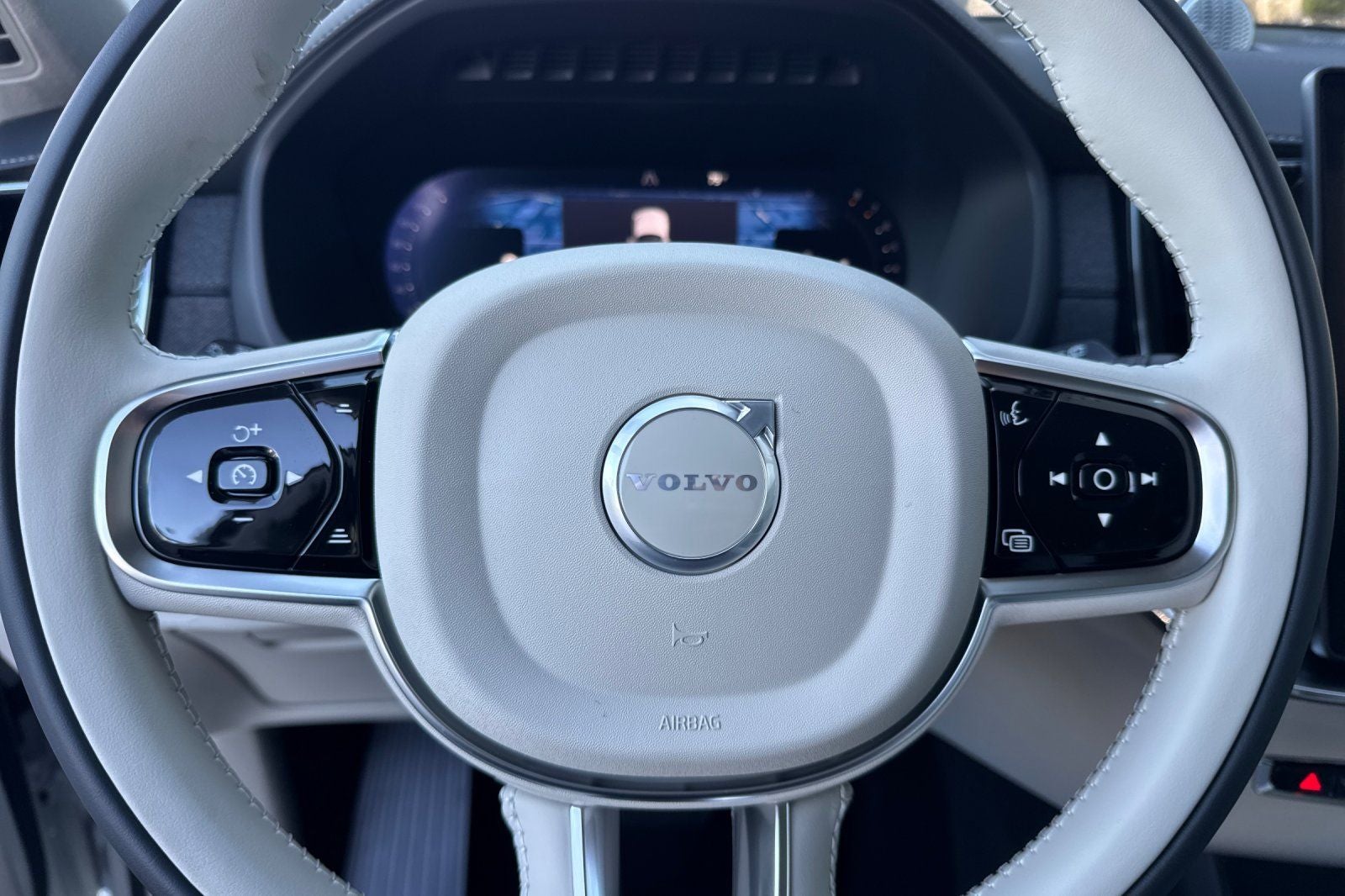 2027 Volvo XC90 B6 Ultra
