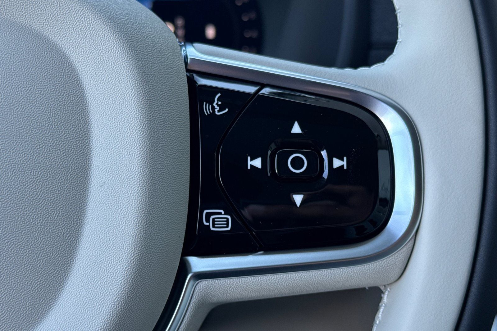 2027 Volvo XC90 B6 Ultra