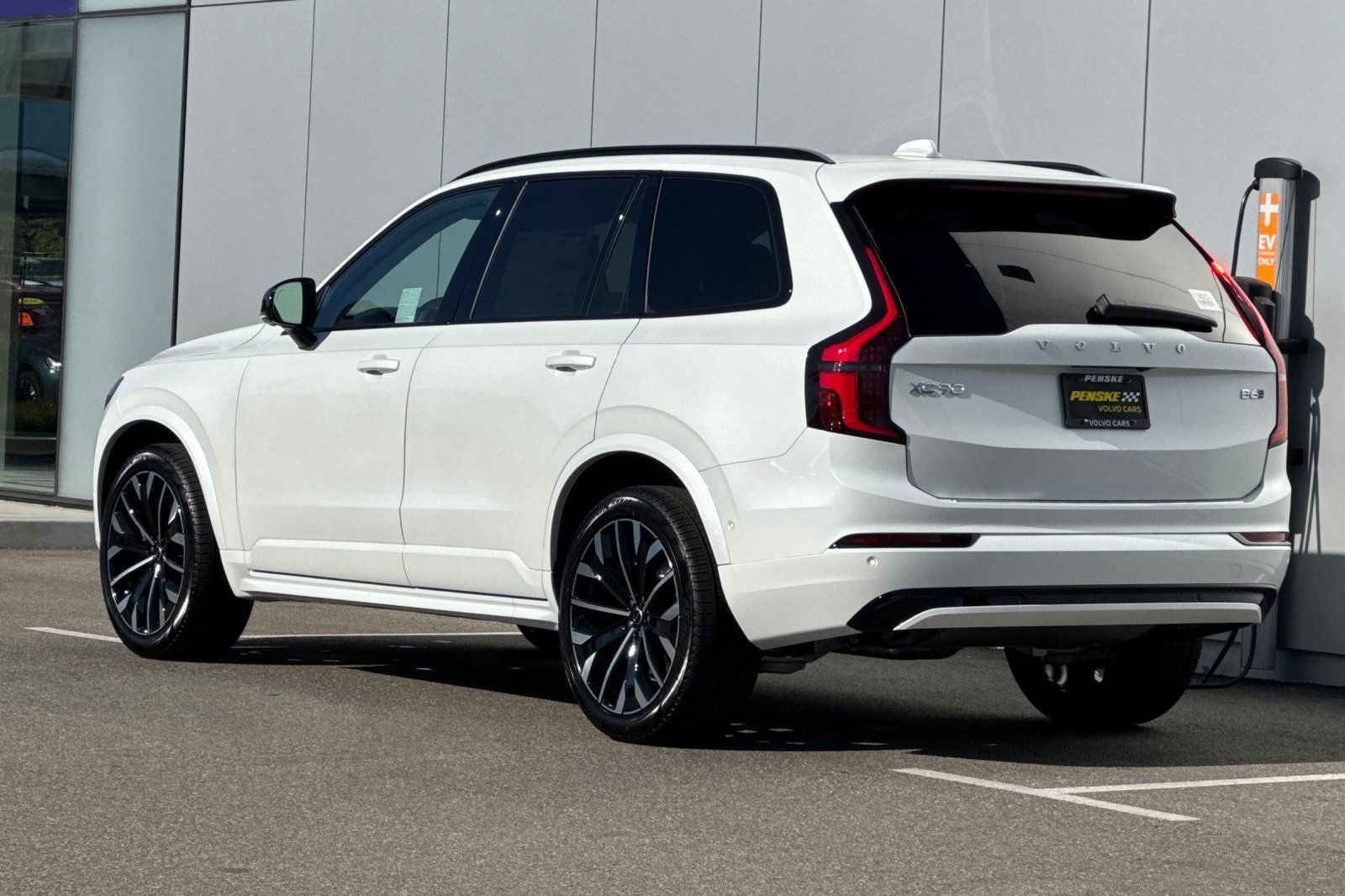 2027 Volvo XC90 B6 Ultra