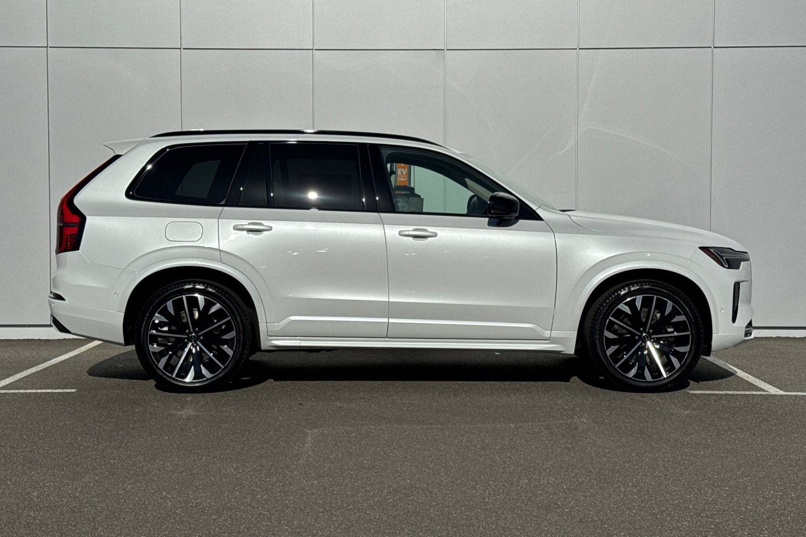 2027 Volvo XC90 B6 Ultra
