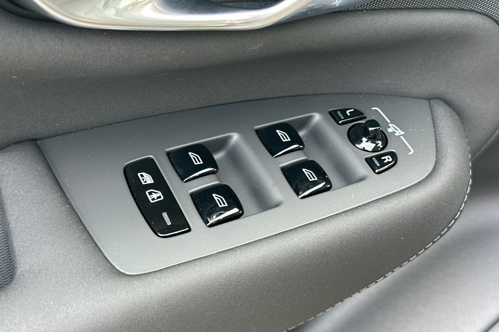 2026 Volvo XC90 B6 Ultra