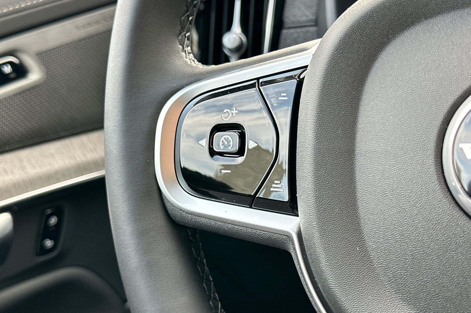 2026 Volvo XC90 B6 Ultra