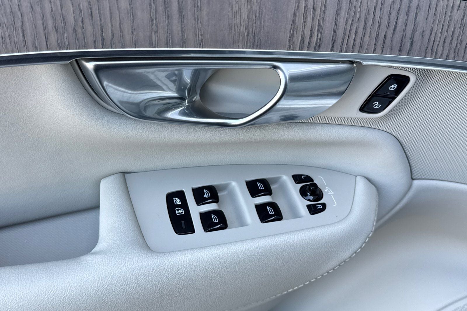 2023 Volvo XC90 B6 Plus 7-Seater
