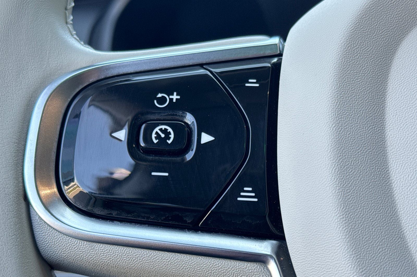 2023 Volvo XC90 B6 Plus 7-Seater