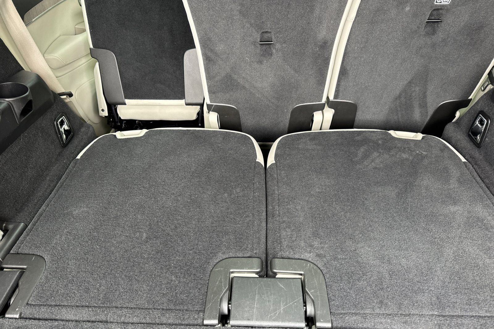 2023 Volvo XC90 B6 Core