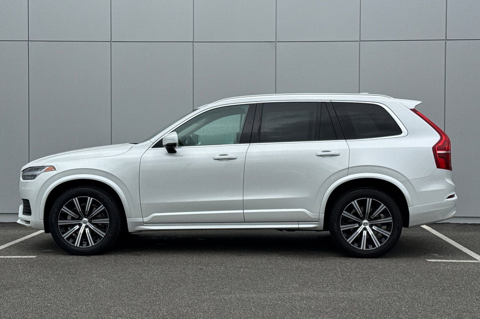 2023 Volvo XC90 B6 Core