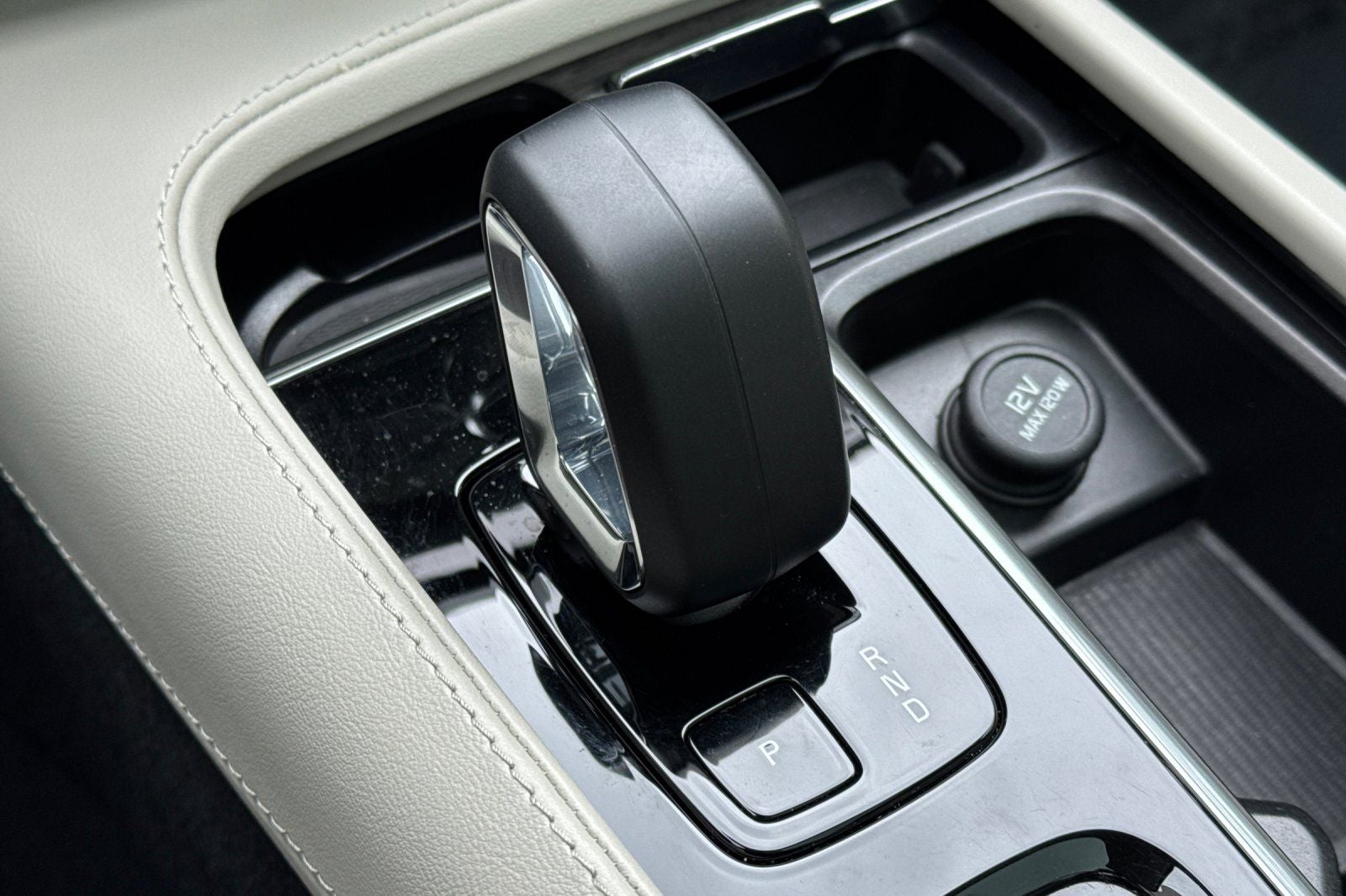 2023 Volvo XC90 B6 Core