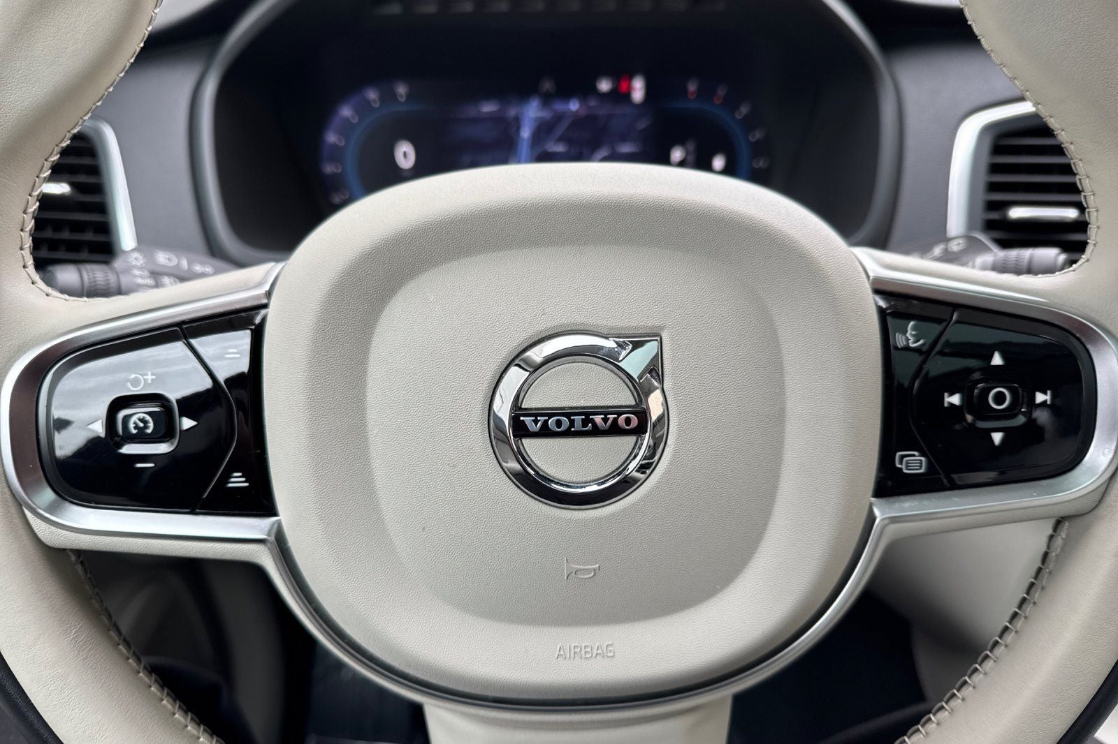 2023 Volvo XC90 B6 Core