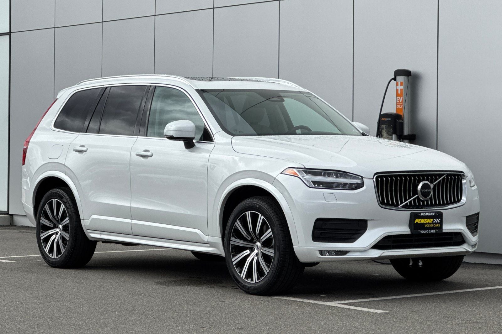 2023 Volvo XC90 B6 Core