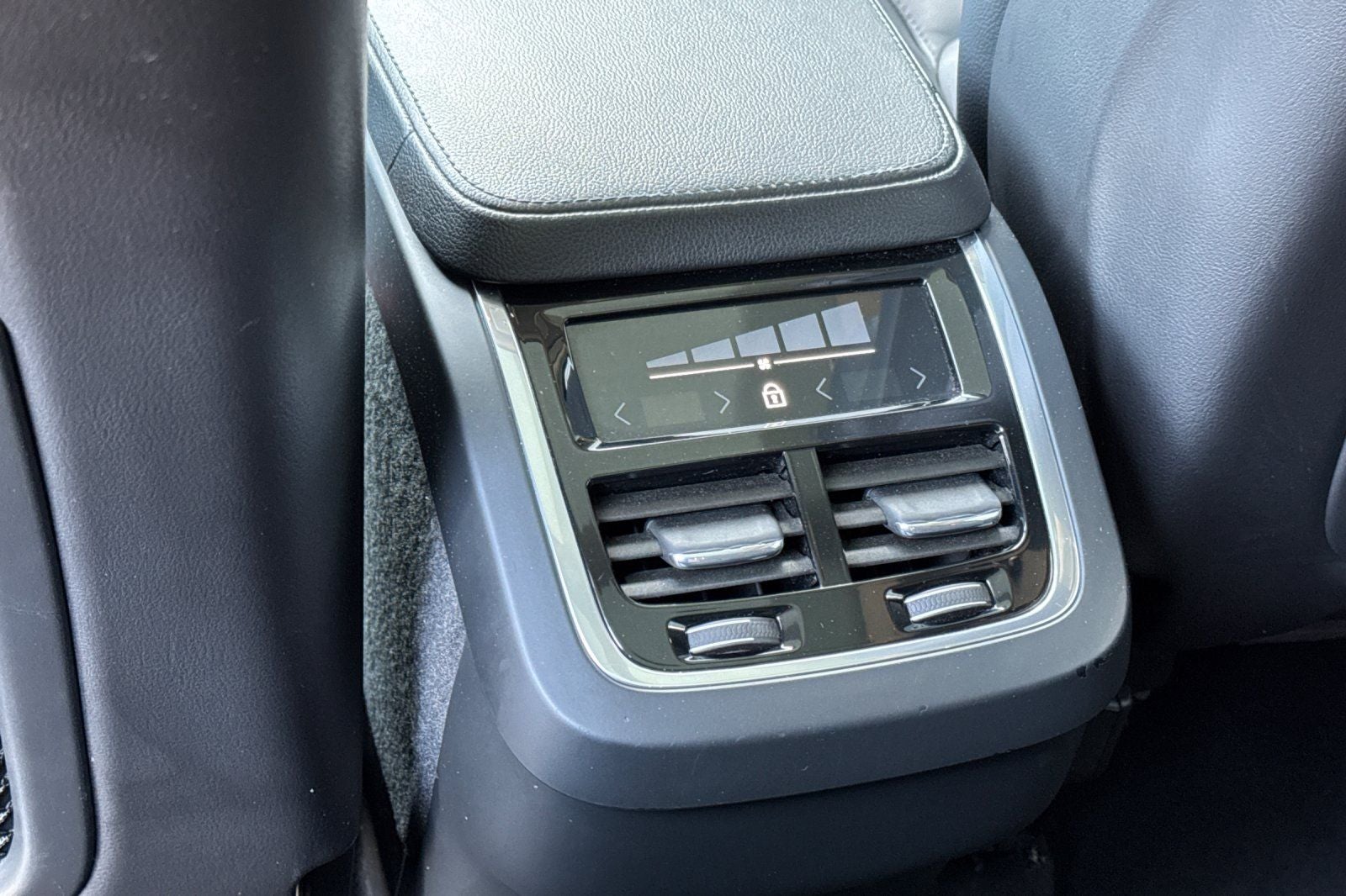 2019 Volvo XC90 T5 Momentum