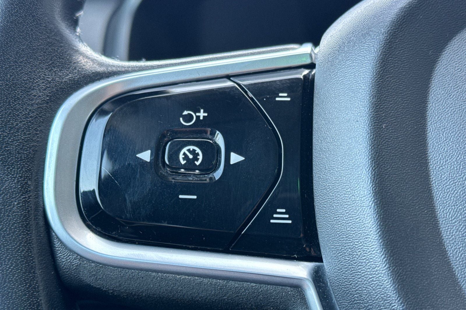 2019 Volvo XC90 T5 Momentum