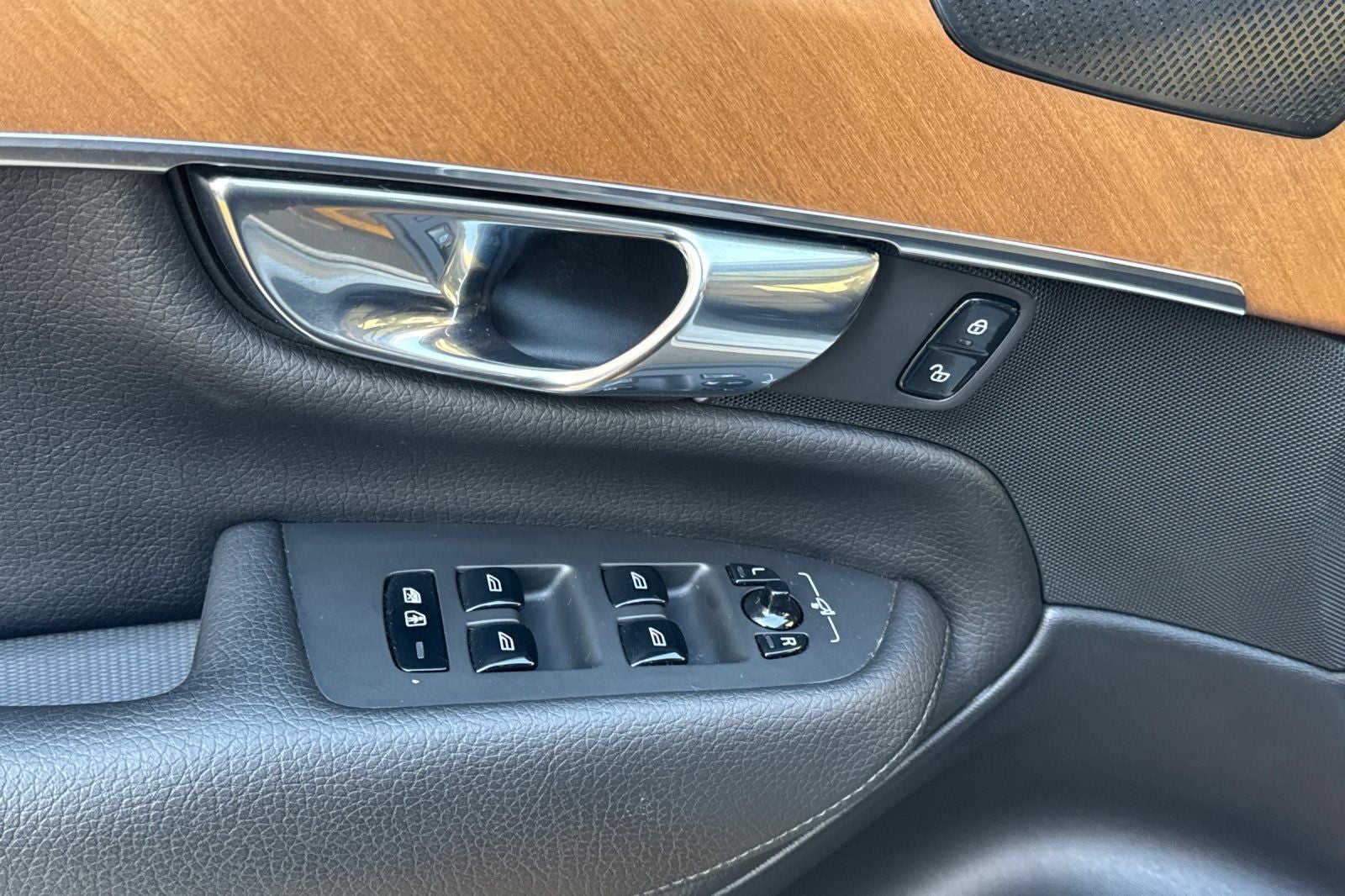 2021 Volvo XC90 Recharge Plug-In Hybrid T8 Inscription Expression 7 Passenger