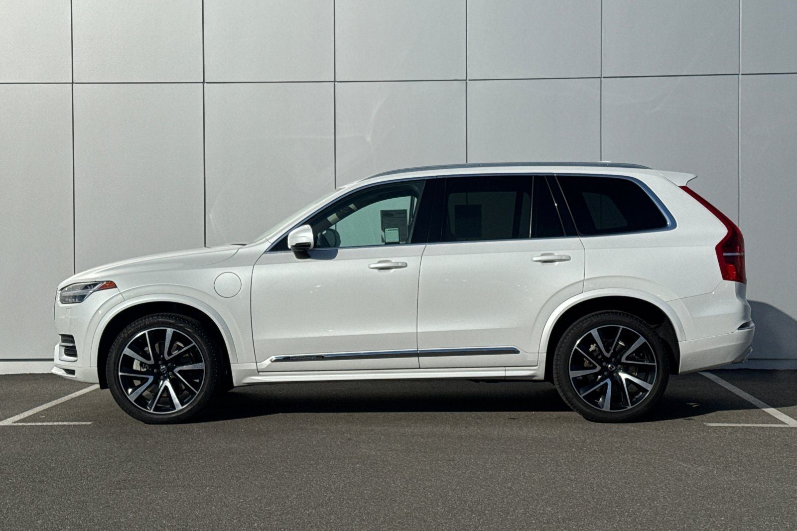 2021 Volvo XC90 Recharge Plug-In Hybrid T8 Inscription Expression 7 Passenger