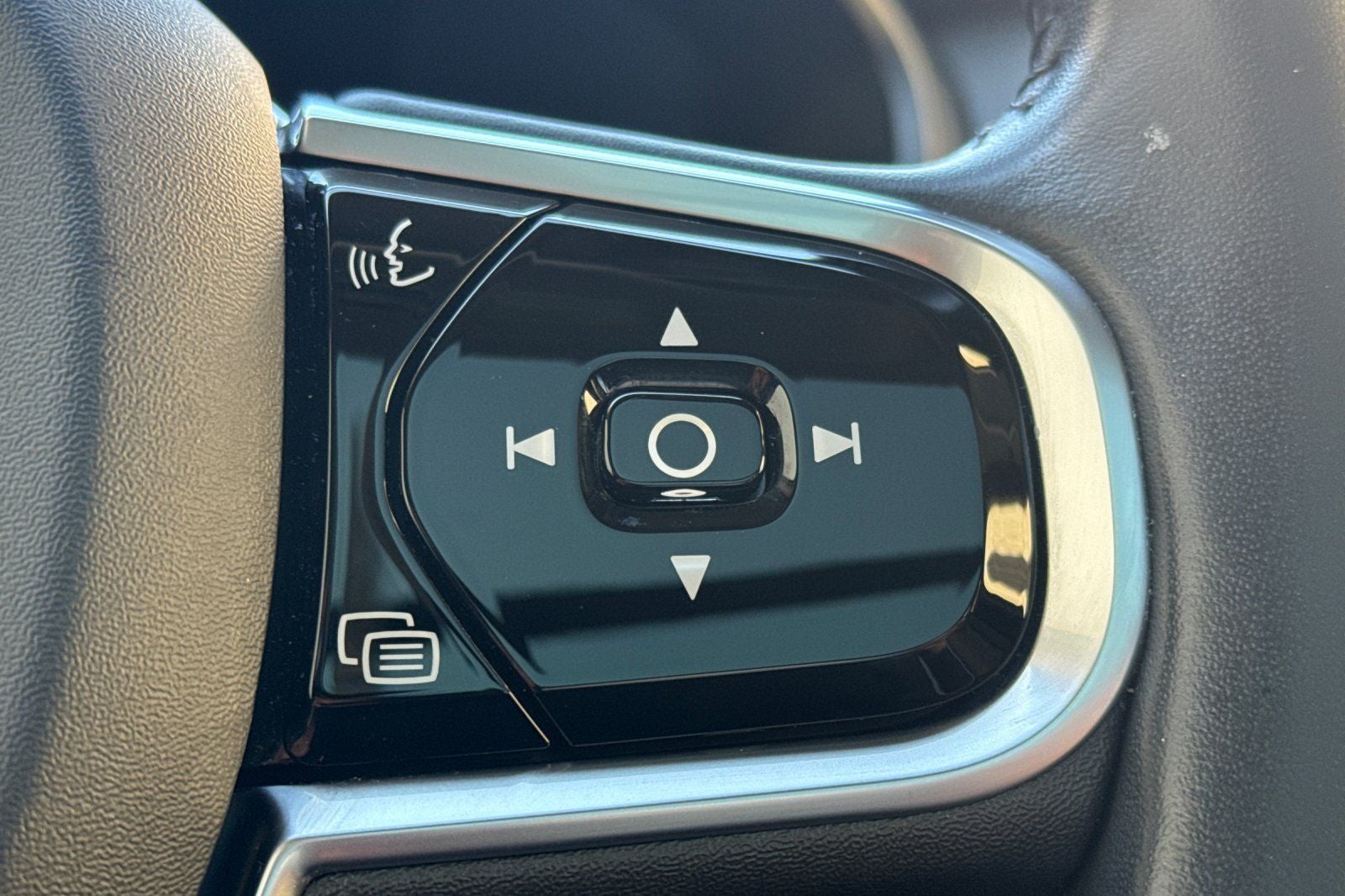 2021 Volvo XC90 Recharge Plug-In Hybrid T8 Inscription Expression 7 Passenger