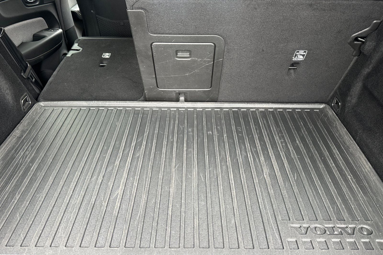 2021 Volvo XC60 Recharge Plug-In Hybrid T8 R-Design