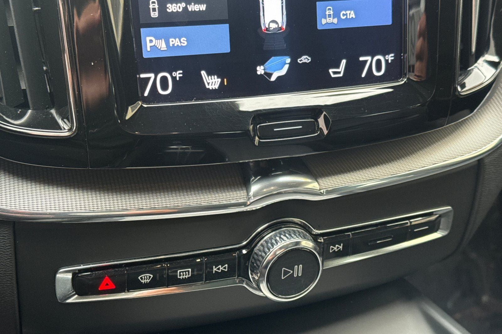 2021 Volvo XC60 Recharge Plug-In Hybrid T8 R-Design