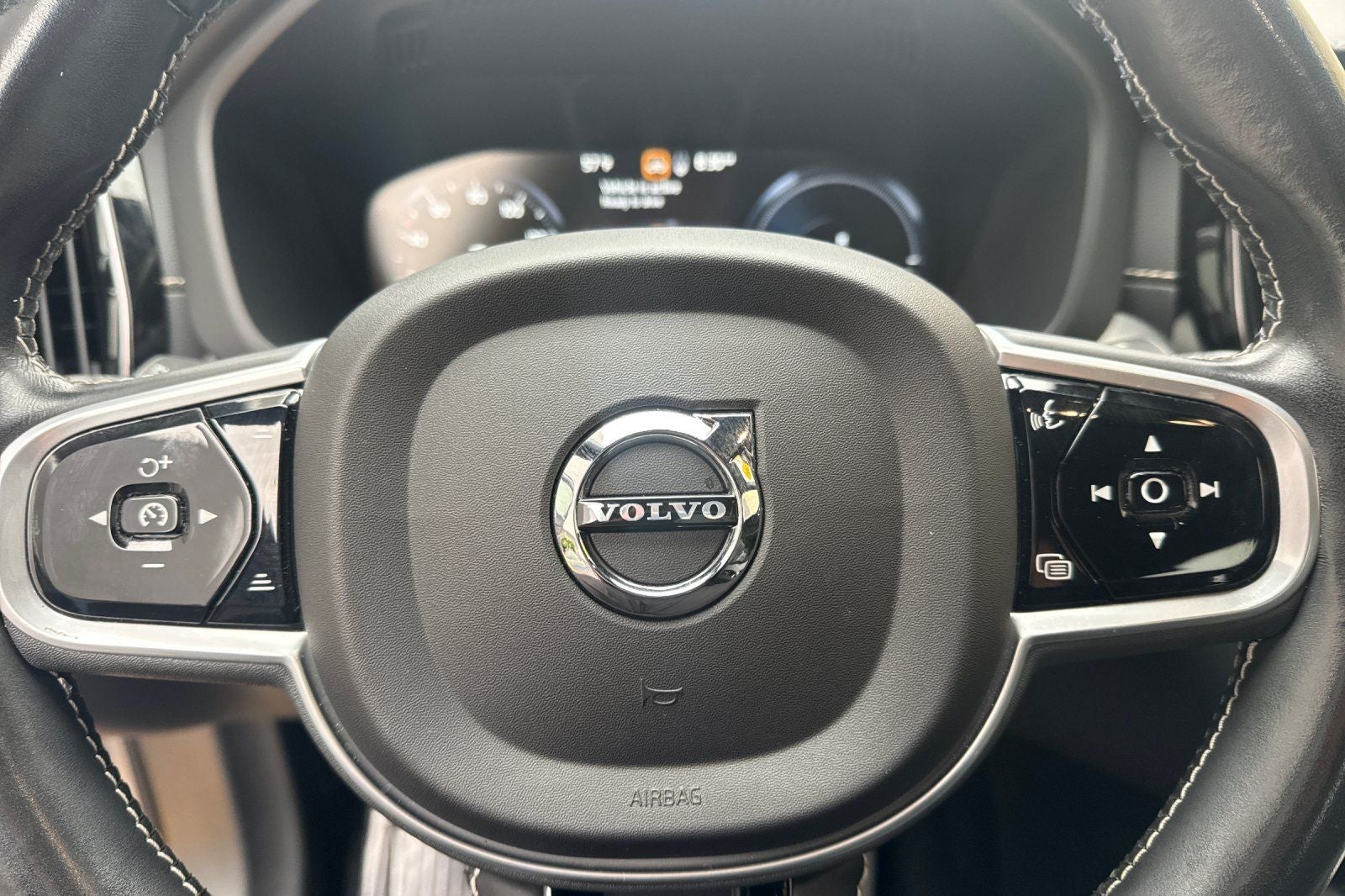 2021 Volvo XC60 Recharge Plug-In Hybrid T8 R-Design