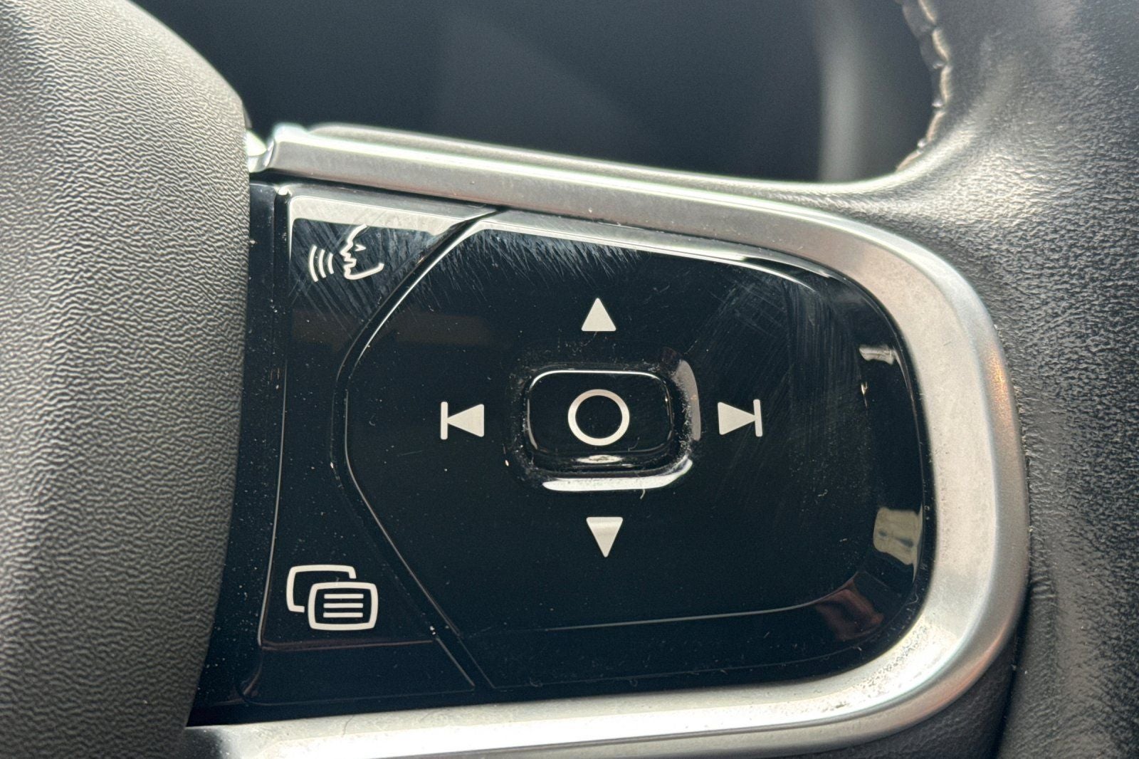 2021 Volvo XC60 Recharge Plug-In Hybrid T8 R-Design