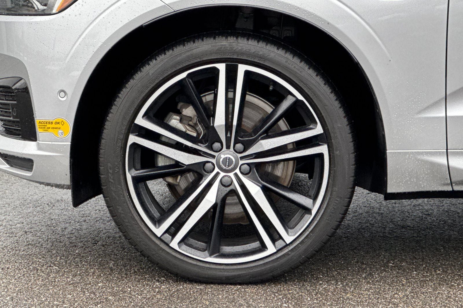 2021 Volvo XC60 Recharge Plug-In Hybrid T8 R-Design