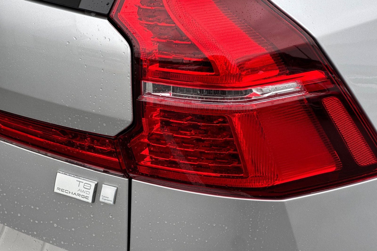 2021 Volvo XC60 Recharge Plug-In Hybrid T8 R-Design