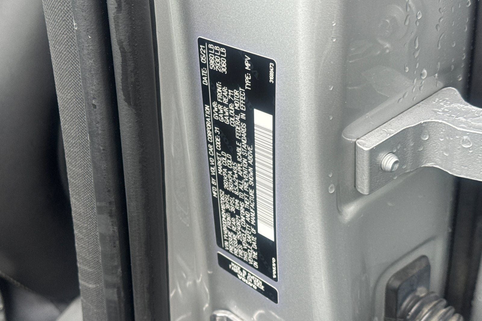 2021 Volvo XC60 Recharge Plug-In Hybrid T8 R-Design