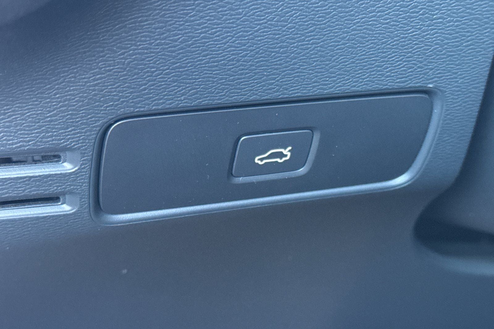 2023 Volvo C40 Recharge Pure Electric Twin Plus