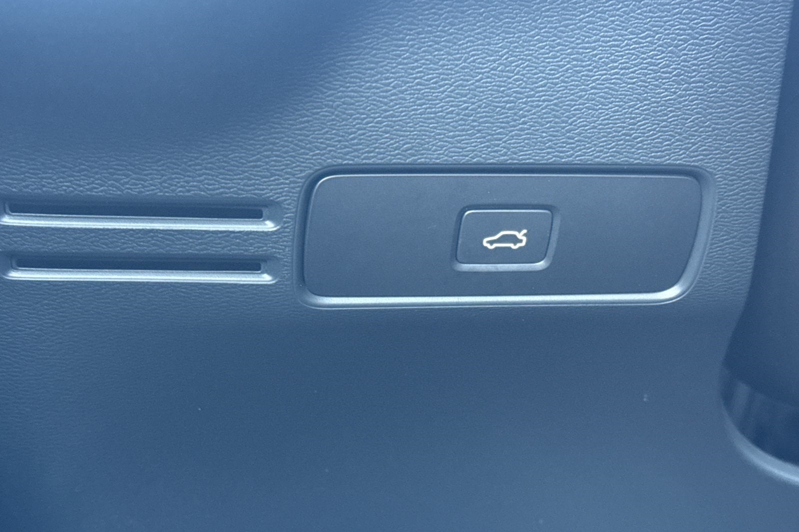 2023 Volvo C40 Recharge Pure Electric Ultimate