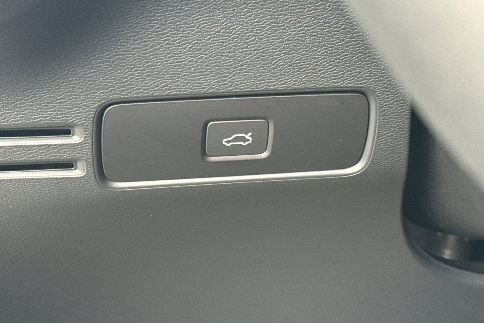 2023 Volvo C40 Recharge Pure Electric Ultimate