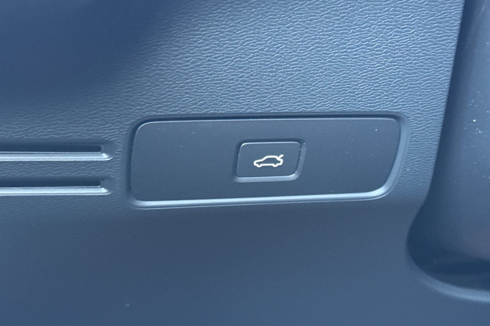 2023 Volvo XC40 Recharge Pure Electric Twin Plus