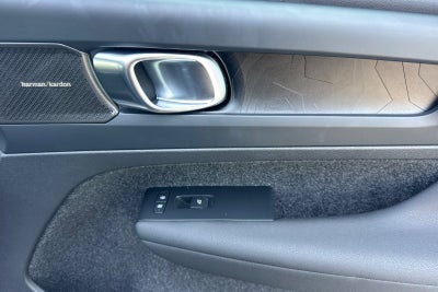 2023 Volvo XC40 Recharge Pure Electric Ultimate
