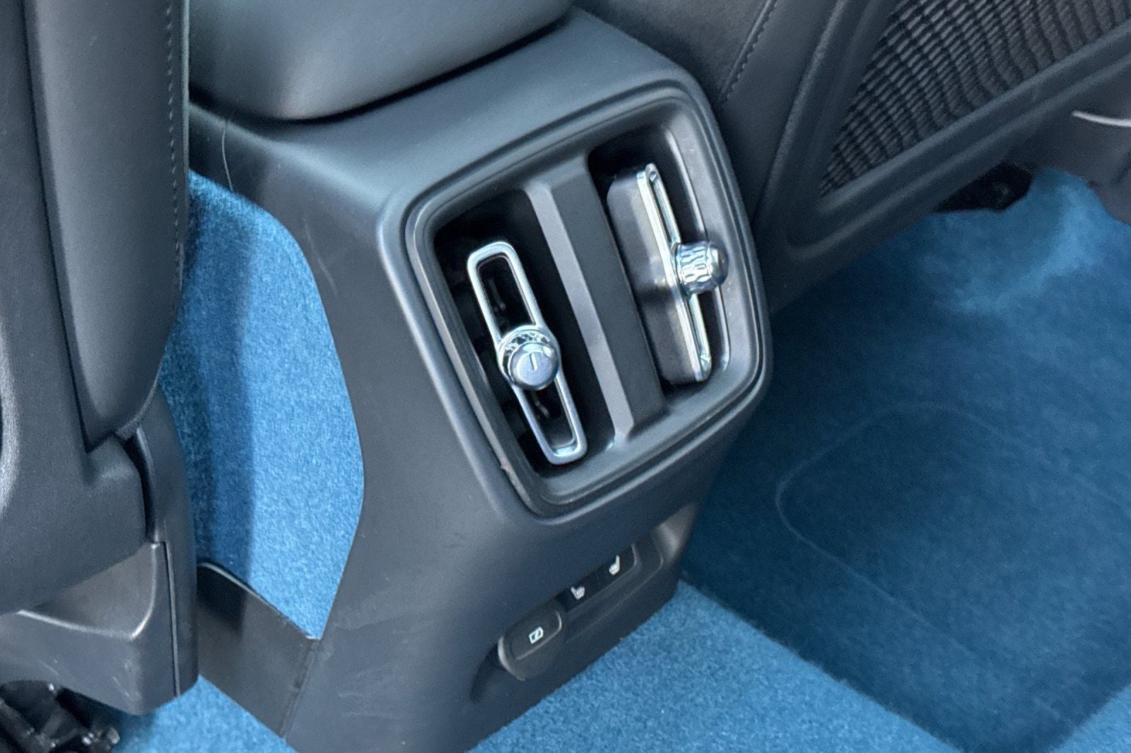 2023 Volvo XC40 Recharge Pure Electric Ultimate