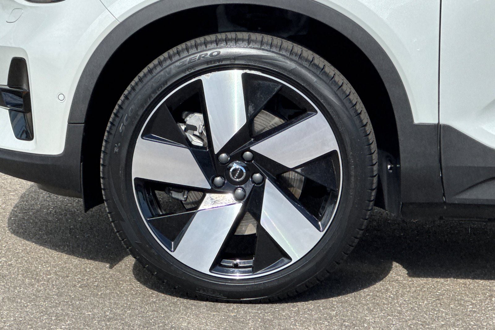 2023 Volvo XC40 Recharge Pure Electric Ultimate