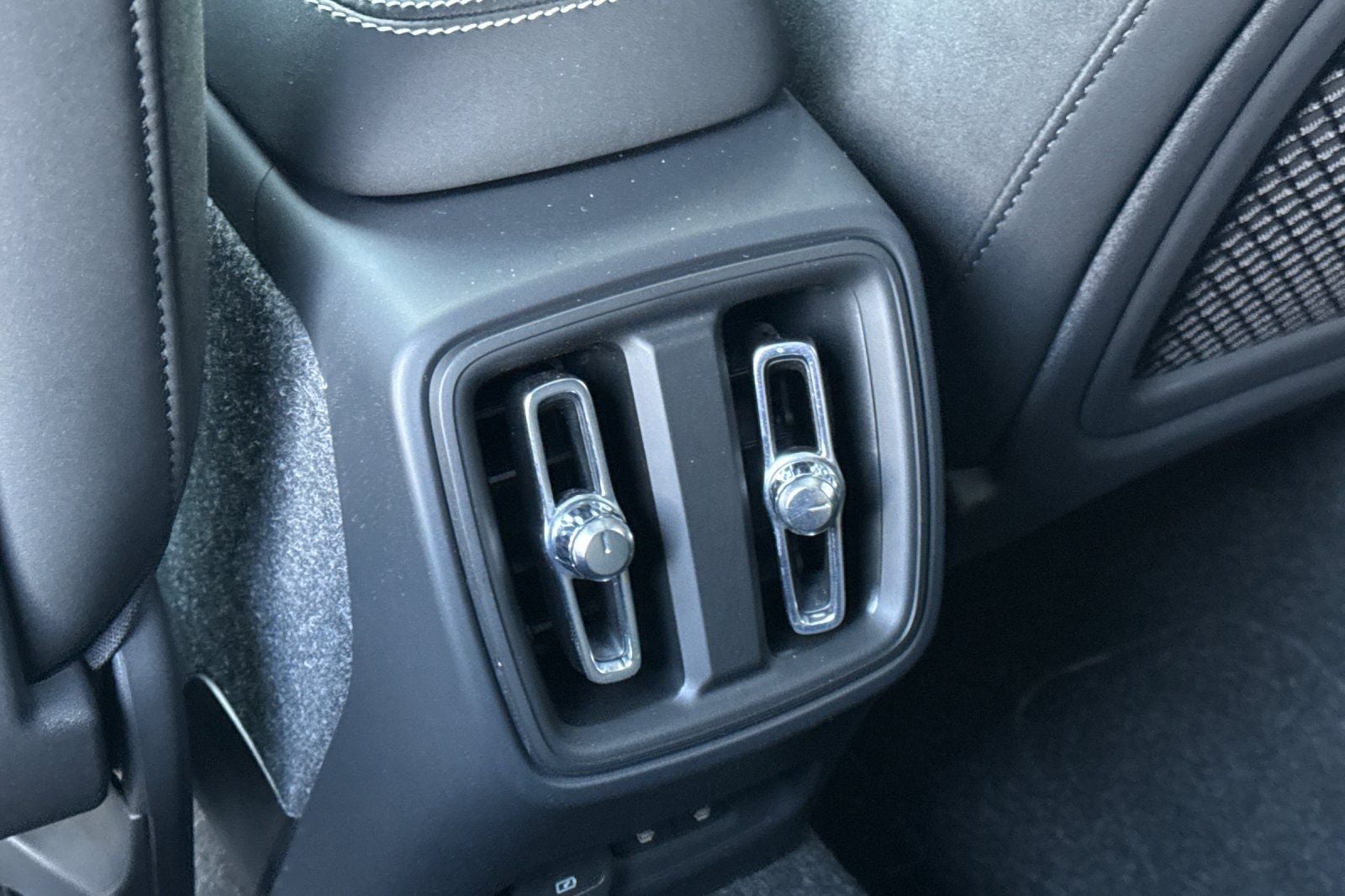 2023 Volvo XC40 Recharge Pure Electric Ultimate