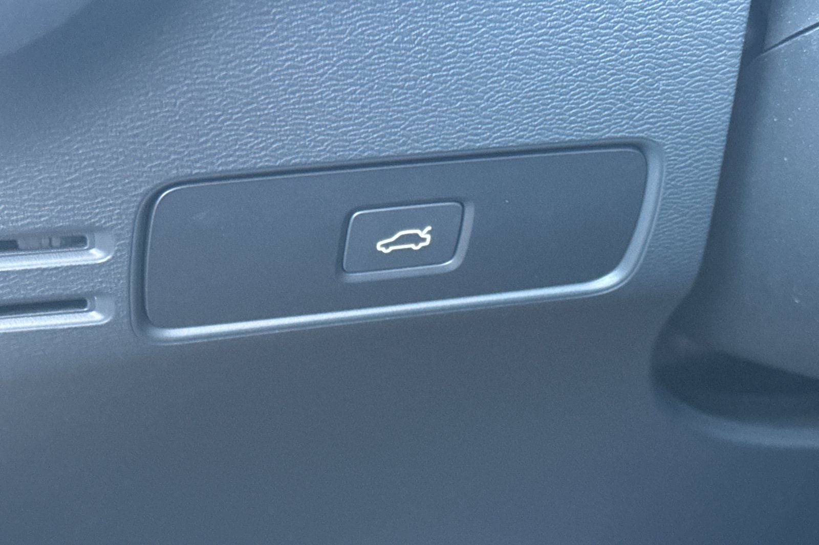 2023 Volvo XC40 Recharge Pure Electric Ultimate