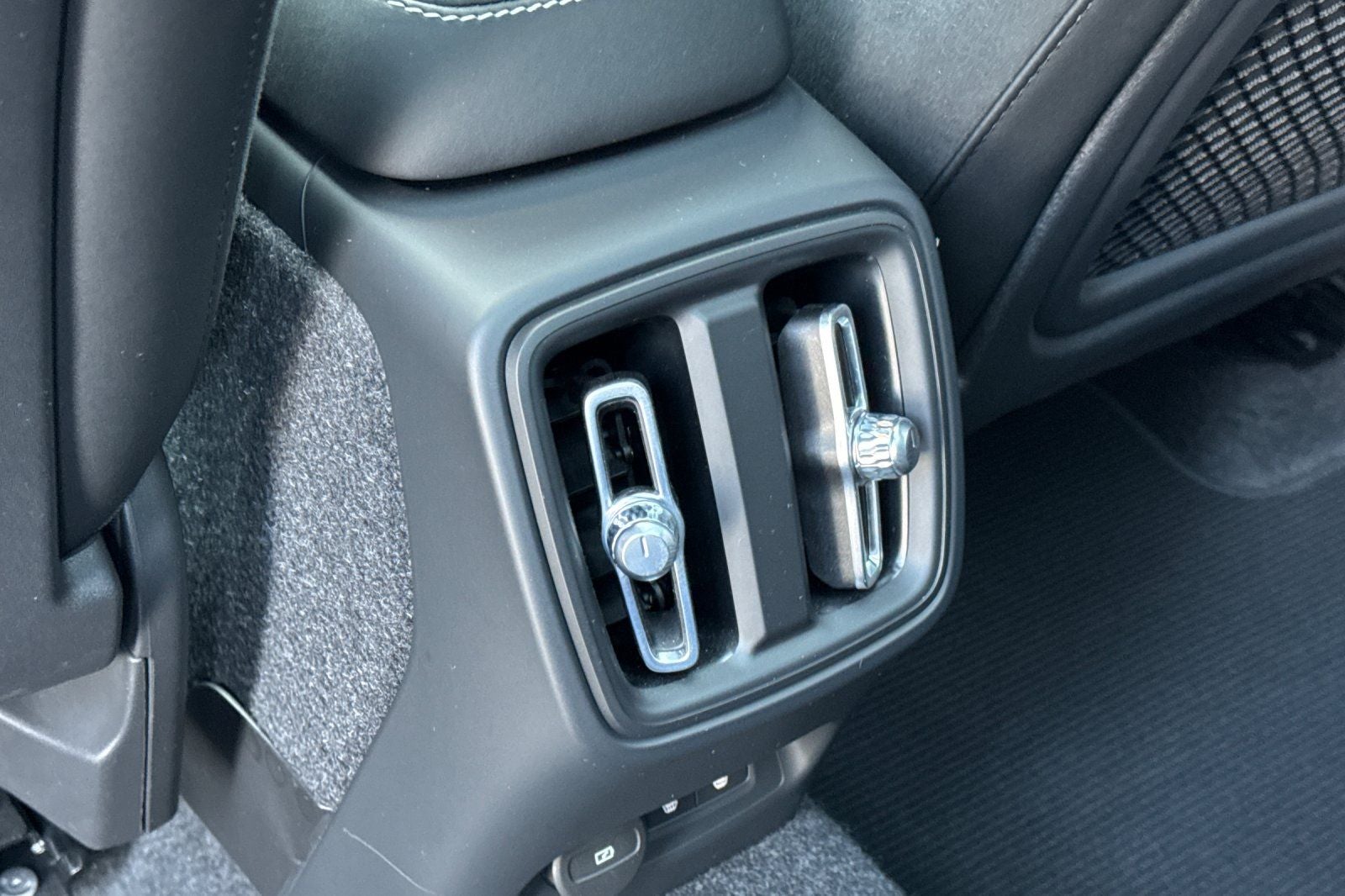 2023 Volvo XC40 Recharge Pure Electric Twin Plus