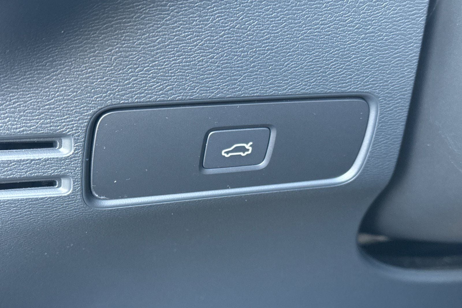 2023 Volvo XC40 Recharge Pure Electric Twin Plus