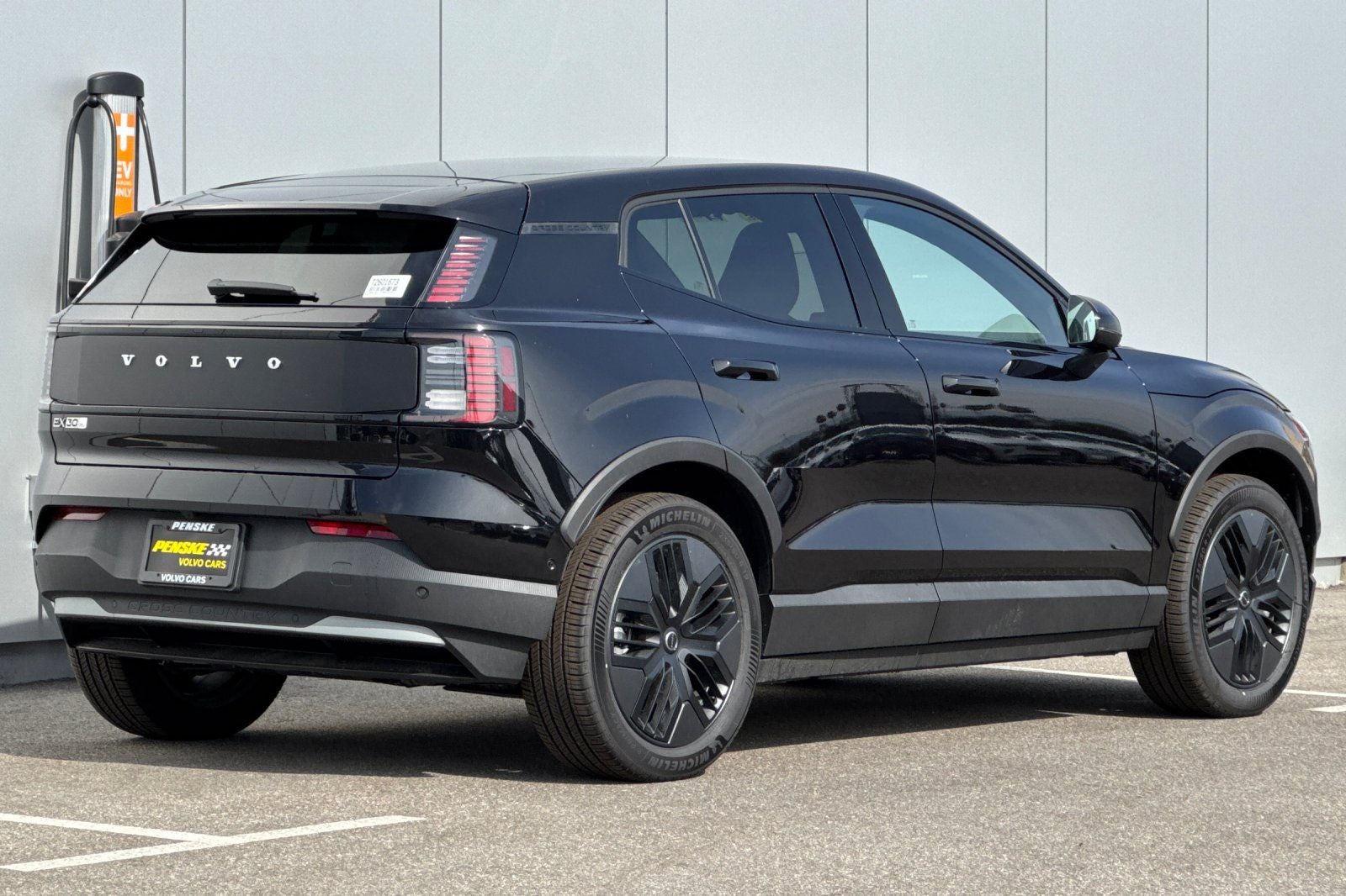 2026 Volvo EX30 Twin Motor Cross Country Ultra