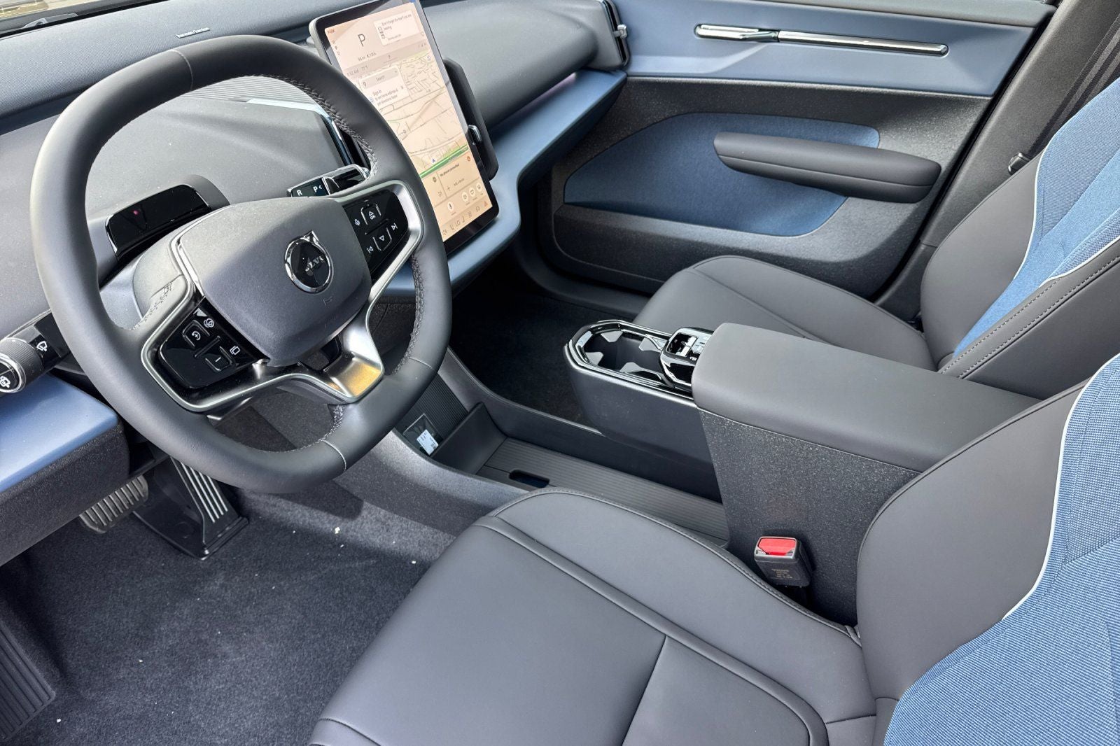 2026 Volvo EX30 Twin Motor Cross Country Ultra