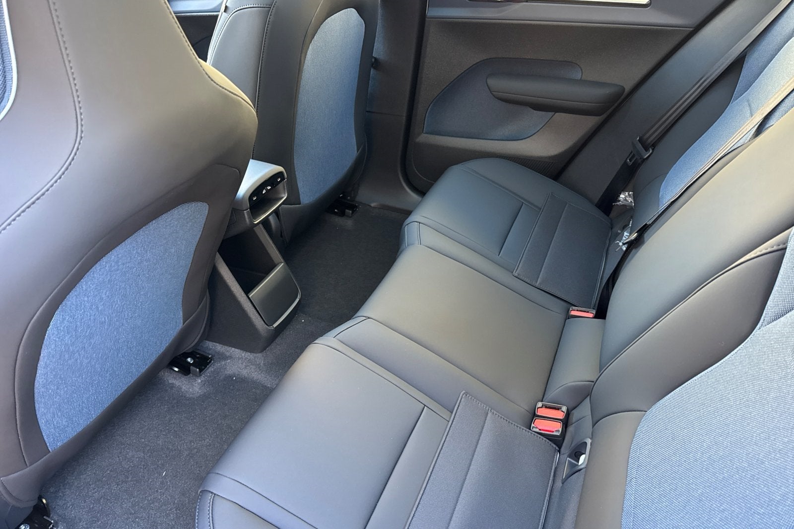 2026 Volvo EX30 Twin Motor Cross Country Ultra