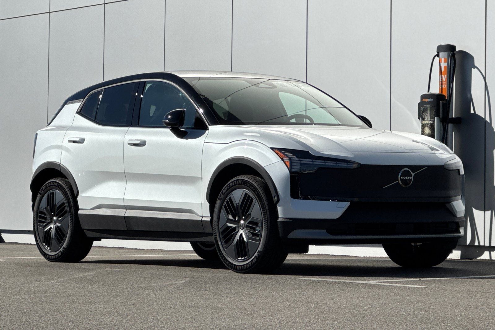 2026 Volvo EX30 Twin Motor Cross Country Ultra