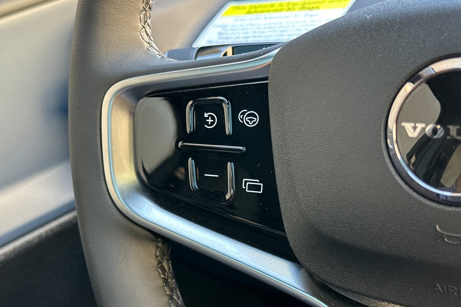 2025 Volvo EX30 Twin Motor Performance Plus